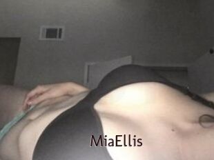Mia_Ellis