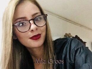 Mia_Croos