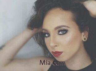 Mia_cum