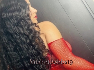 Miahotbobbs19