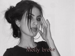 Molly_broke