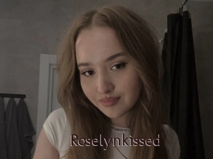 Roselynkissed